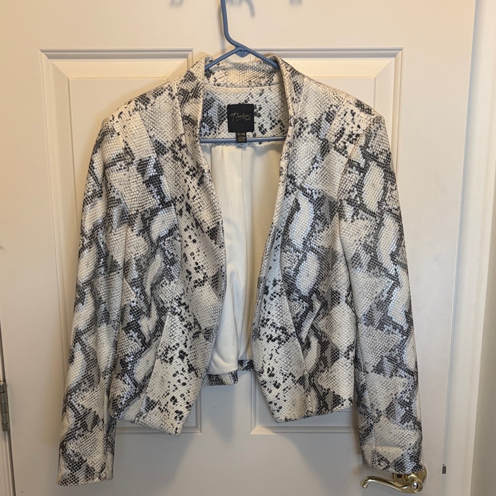 Thalia Sodi Women's Snake Print Blazer - Black and White